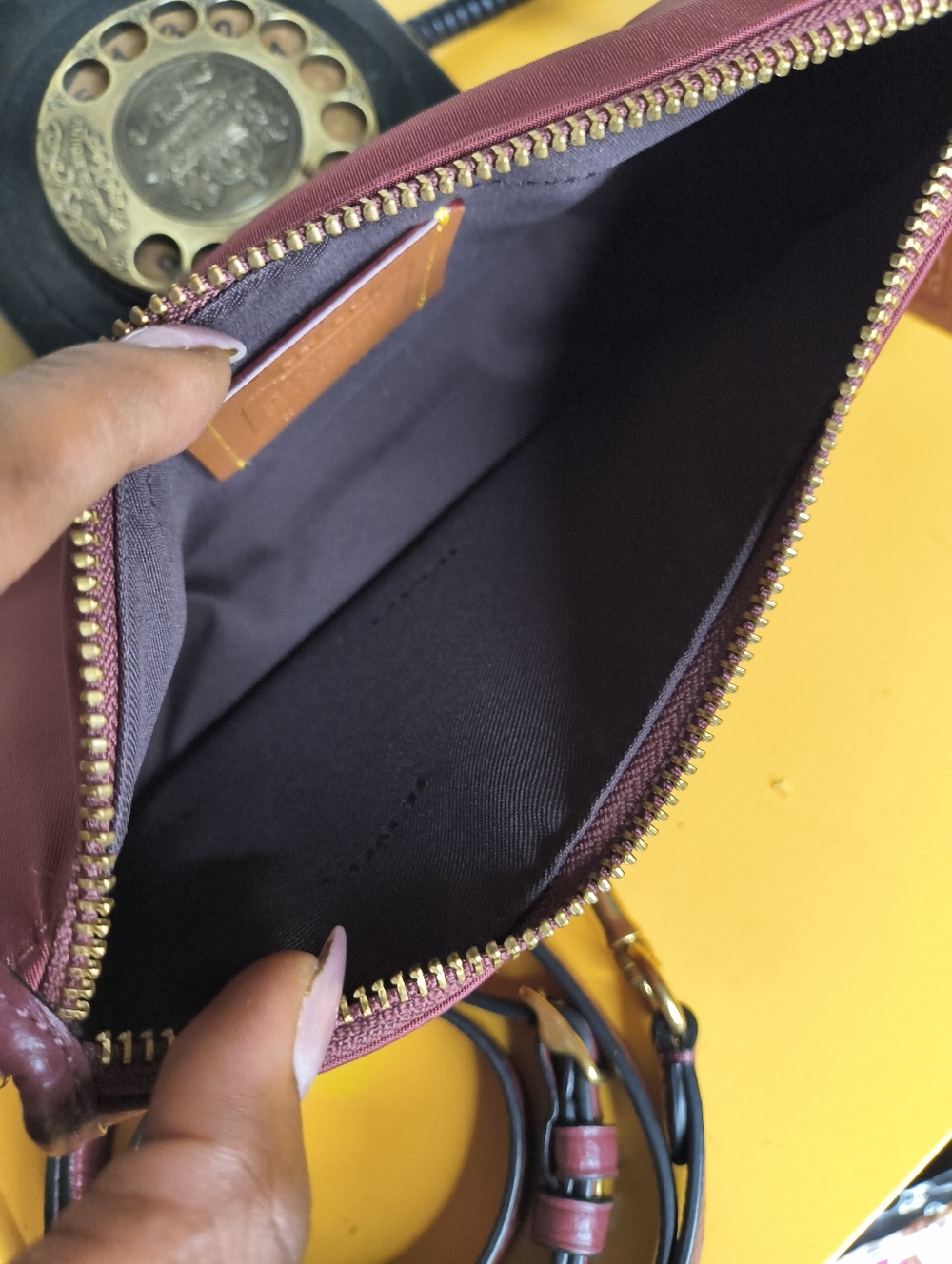 COACH Burgundy Nylon And Leather Shoulder Crossbody Bag In Excellent Condition - Picture 8 of 10